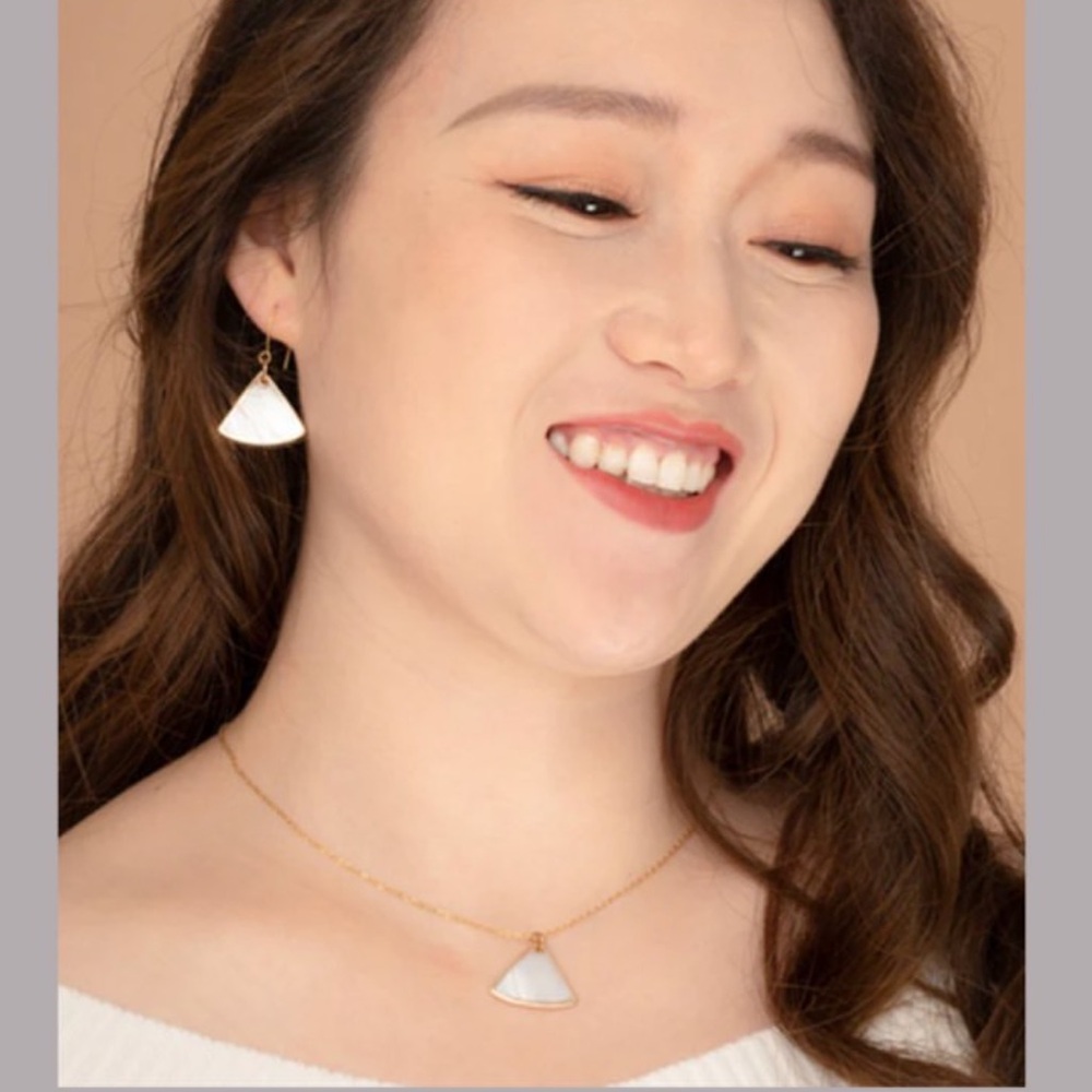 NIB Starfish Project Mother of Pearl Necklace